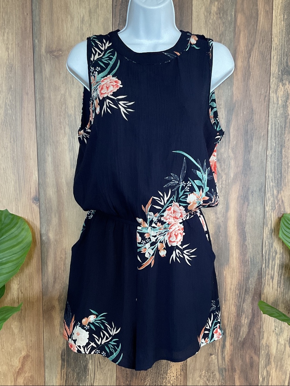 Umgee Floral Sleeveless Romper S    104B